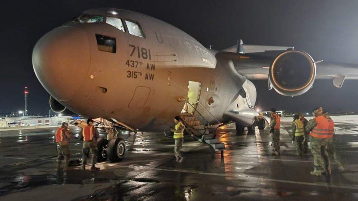 До Польщі прибули військові США До Польщі прибули військові США
