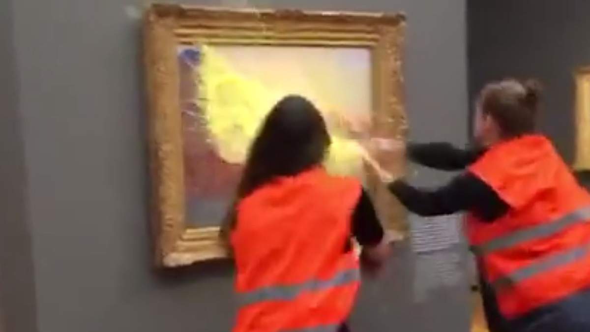 Екоактивісти Німеччини облили коштовну картину Клода Моне картопляним пюре: епічне відео