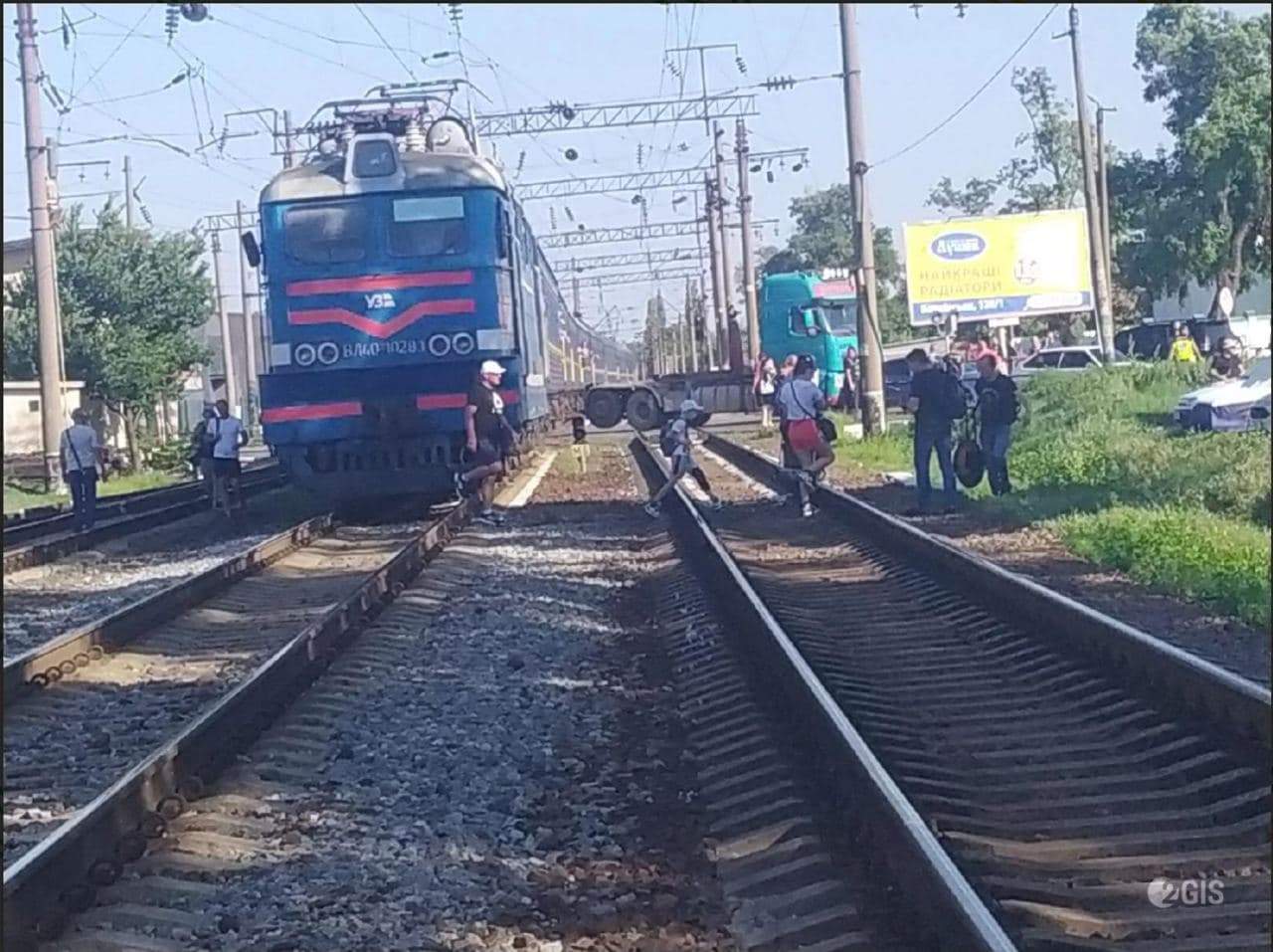 Поїзд врізався у вантажівку Одеса 11.08.2021 qtridrzihqiutglv