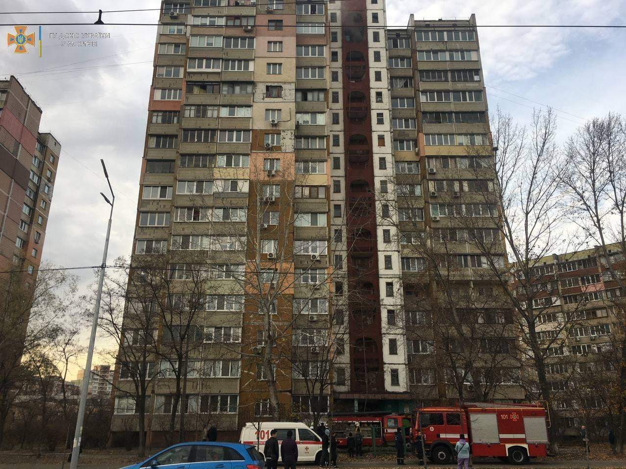 Пожежа в Києві, загорілася квартира на Троєщині, загинула людина