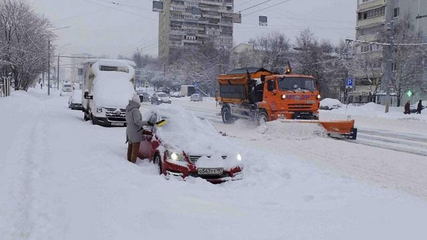 Екатеринбург снегопад сегодня фото