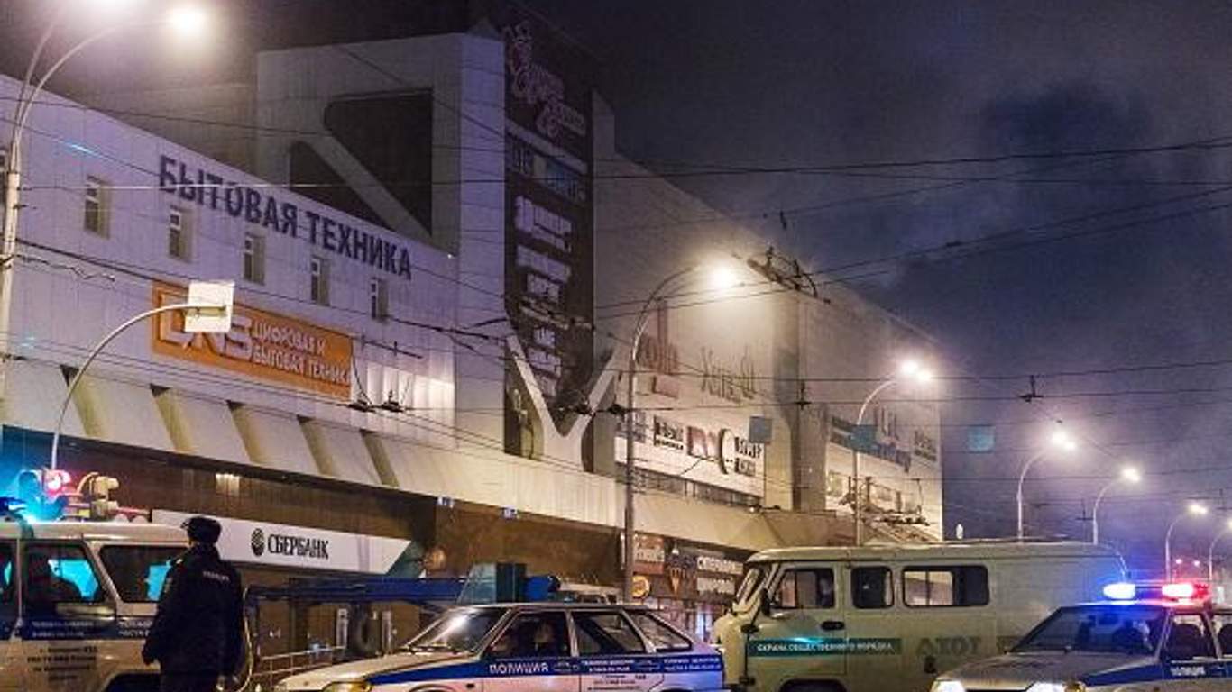 Пожар в торговом центре зимняя вишня фото