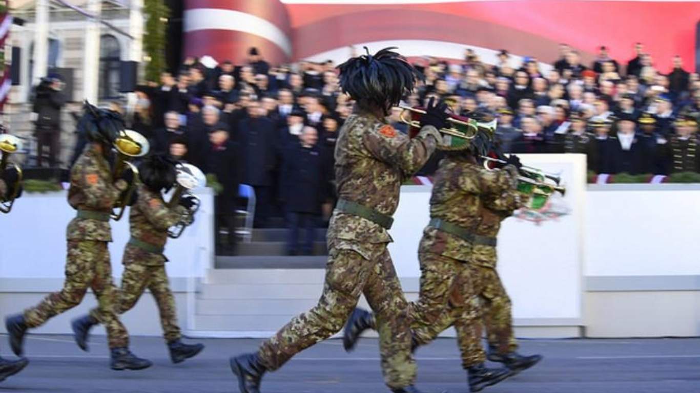 Парад военной техники фото