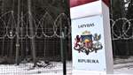 Латвия отгораживается от России стеной