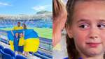 Маленькие близняшки-фанатки сборной Украины тронули эмоциями во время матча с Англией: фото