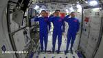 Китайские космонавты впервые совершили выход в открытый космос на новой станции