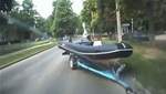 Лодка протаранила авто в Харькове: ее владелец сразу убежал – видео