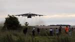 Командир самолета Ан-225 Мрия объяснил, почему "сдуло" забор в Великобритании