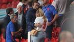 Не смогла сдержать слез: жена футболиста сборной Англии расплакалась после финала Евро-2020