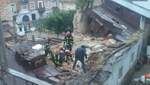 В центре Львова упала стена дома: под завалами погиб мужчина – фото и видео