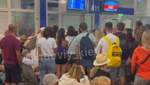 Пассажирам ничего не объяснили: самолет Афины – Киев компании Wizz Air задержали на 20 часов