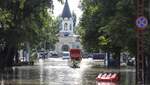 Сумасшедший ливень в Одессе: утонула маршрутка с людьми – видео