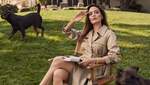Анджелина Джоли прилетела во Францию: актрису застали в костюме пчеловода