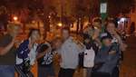 Пьяные подростки решили "оторваться": устроили гармидер на площади в Харькове – видео
