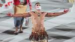 Полуголый атлет в масле: спортсмены вышли на открытие Олимпиады в экзотических нарядах – фото