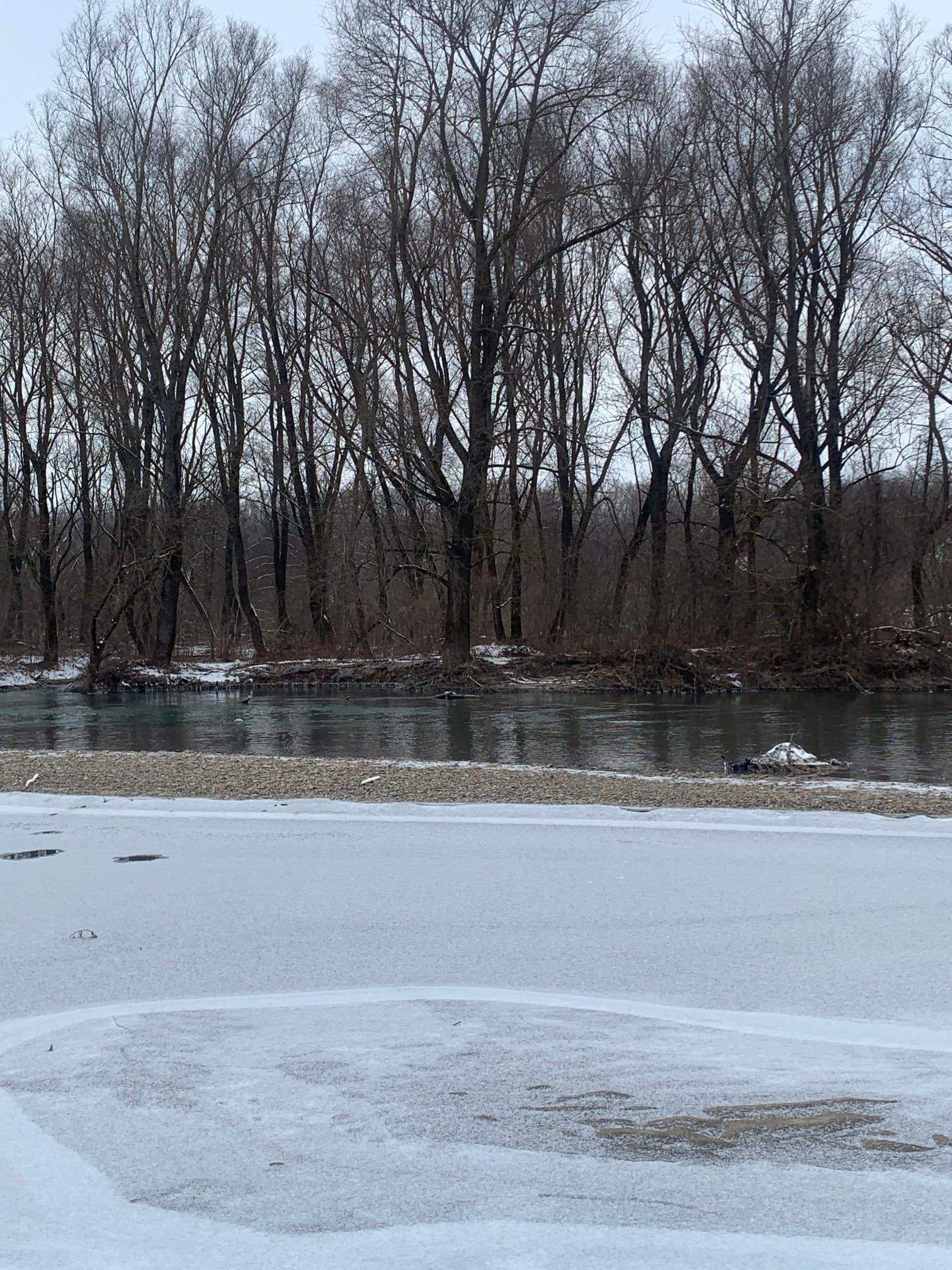 На Львівщині працівник будівельної компанії незаконно вивозив гравій з берега Дністра