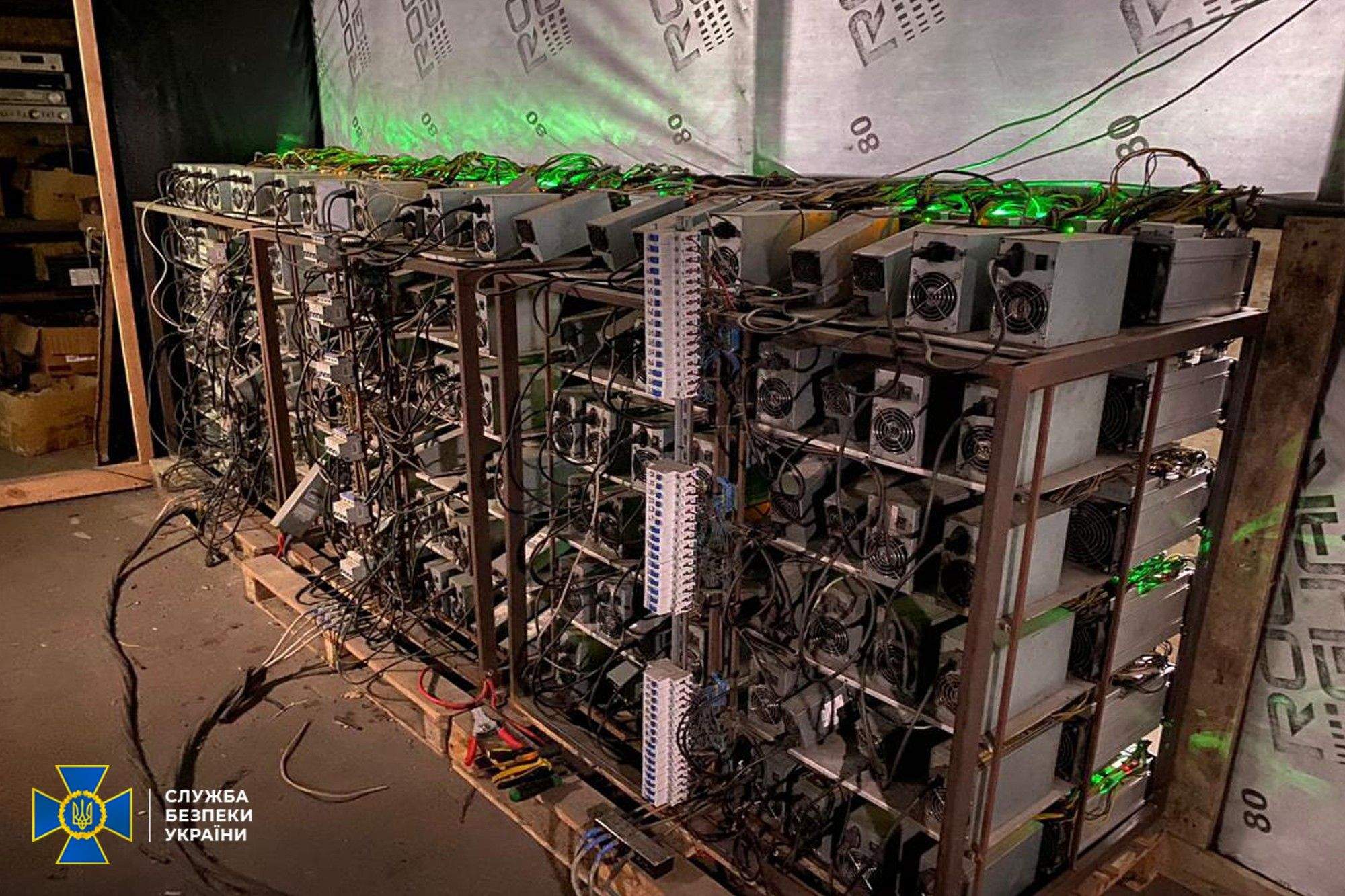 Криптовалюти, майнінг, на Київщині вікрили криптоферму