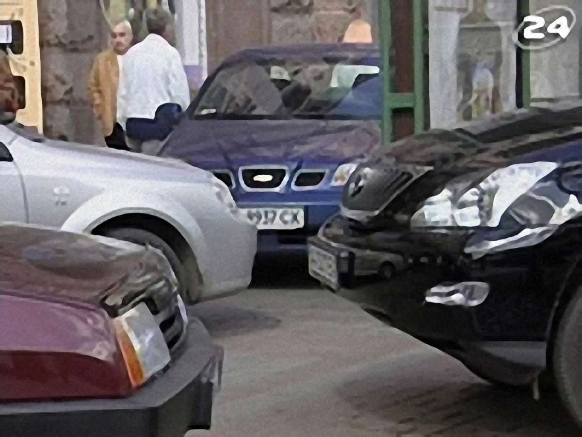 Авторинок виріс