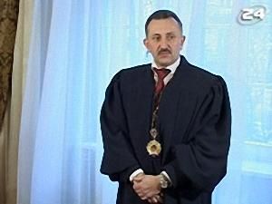 Позов екс-судді