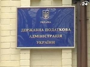 Уряд заборгував