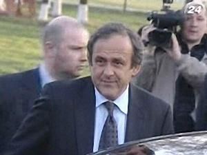 Платіні затримався Платіні затримався