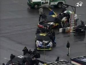 Через дощі американці відтермінували дві гонки Через дощі американці відтермінували дві гонки