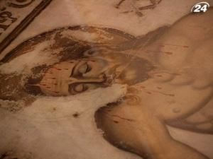 У Львові експонували нову колекцію плащаниць У Львові експонували нову колекцію плащаниць