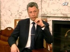 Два міністри Азарова мають запрошення на сьогодні до парламенту