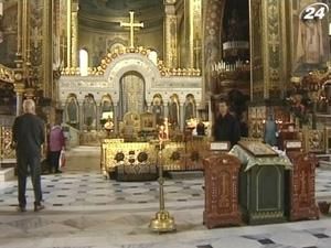 Християни східного та західного обряду відзначають Великий або Страсний четвер.