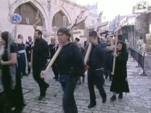 Християни у всьому світі відзначають страсну п'ятницю Християни у всьому світі відзначають страсну п'ятницю