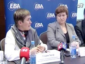 Експерти Європейського Союзу закликають уряд України не втручатися в роботу ринку пального. Експерти Європейського Союзу закликають уряд України не втручатися в роботу ринку пального.