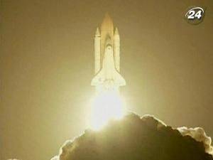 Американський шатл "Дискавері" прямує до МКС Американський шатл "Дискавері" прямує до МКС