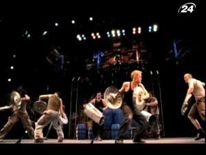 З усього, що потрапляє їм в руки - вони можуть зробити мелодійний звук З усього, що потрапляє їм в руки - вони можуть зробити мелодійний звук