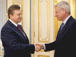 Янукович зустрівся із головою МЗС Швеції та розповів про свої плани та амбіції
