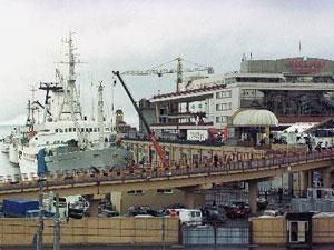 В Одесу прибув американський військовий фрегат В Одесу прибув американський військовий фрегат