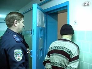 На Київщині вітчим застрелив коханого своєї 19-річної пасербиці На Київщині вітчим застрелив коханого своєї 19-річної пасербиці