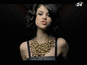 Американська зірка-підліток Селена Гомес завойовує Британію Американська зірка-підліток Селена Гомес завойовує Британію