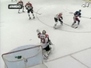 "Рейнджерс" зрівнялись за очками із 8 командою "сходу" "Рейнджерс" зрівнялись за очками із 8 командою "сходу"