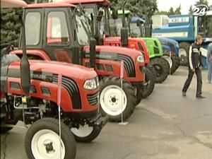 У 2010 р. обсяг виробництва сільськогосподарської техніки становитиме 3,5 млрд. грн. - 10 квітня 2010 - Телеканал новин 24 У 2010 р. обсяг виробництва сільськогосподарської техніки становитиме 3,5 млрд. грн. - 10 квітня 2010 - Телеканал новин 24