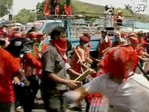 Понад 90 осіб постраждали в сутичках між військовими та учасниками антиурядових виступів Понад 90 осіб постраждали в сутичках між військовими та учасниками антиурядових виступів