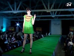 Актуальну круїзну колекцію літо-2010 показала Олена Бурба Актуальну круїзну колекцію літо-2010 показала Олена Бурба