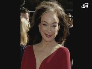 У віці 70 років пішла з життя відома акторка Діксі Картер У віці 70 років пішла з життя відома акторка Діксі Картер