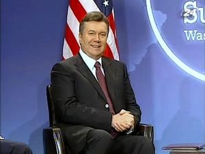 В. Янукович зустрінеться з Д. Медведєвим та Н. Саркозі