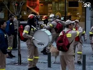 В Афінах поліція затримала 70 демонстрантів В Афінах поліція затримала 70 демонстрантів