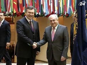 Україна відмовиться від своїх запасів високозбагаченого урану до 2012 року Україна відмовиться від своїх запасів високозбагаченого урану до 2012 року