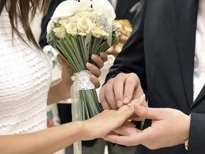 Українці стали менше одружуватись Українці стали менше одружуватись