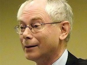 Президент ЄС Херман ван Ромпей представив на розсуд публіки свою першу антологію хокку Президент ЄС Херман ван Ромпей представив на розсуд публіки свою першу антологію хокку