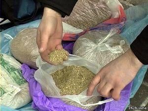 Дніпропетровець намагався провезти до Росії наркотики Дніпропетровець намагався провезти до Росії наркотики