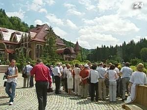 У Нових Безрадичах під Києвом горіла дача В. Ющенка У Нових Безрадичах під Києвом горіла дача В. Ющенка