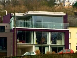 Скляний будинок - приваблює своїм простим та надзвичайно вишуканим дизайном Скляний будинок - приваблює своїм простим та надзвичайно вишуканим дизайном